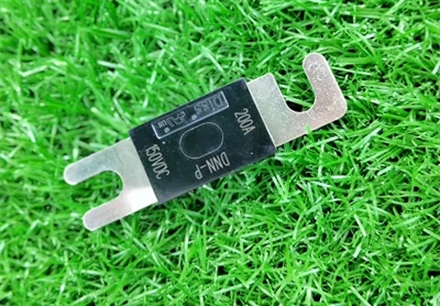 The structure of the low-voltage fuse The structure of the low-voltage fuse